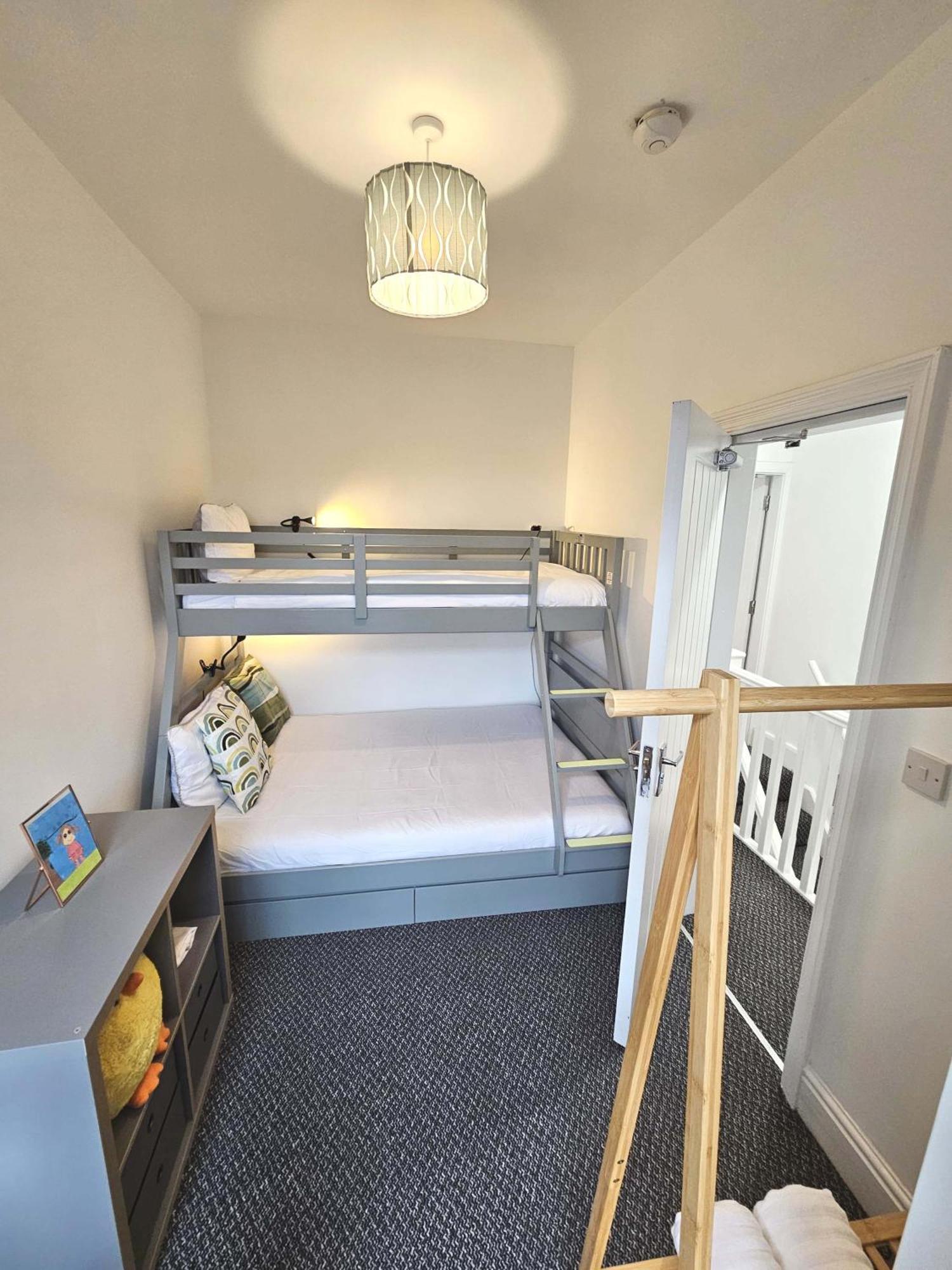 Modern & Stylish 3-Bedroom Home In St Helens St Helens  Eksteriør billede